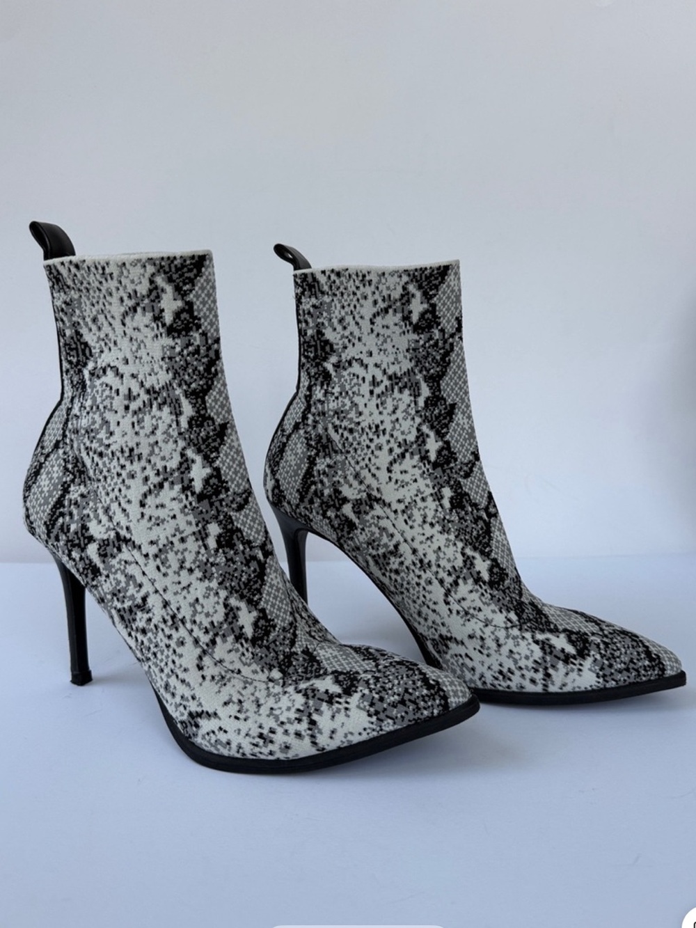 Steve Madden ENDER Snake-Print Sock Booties Size 7 Pointed Stiletto StretchBoots